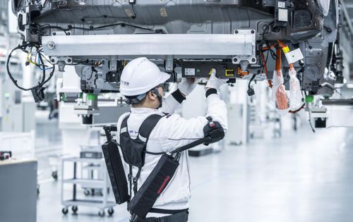 这是博物馆还是科技实验室 不,这是高合城市精品工厂